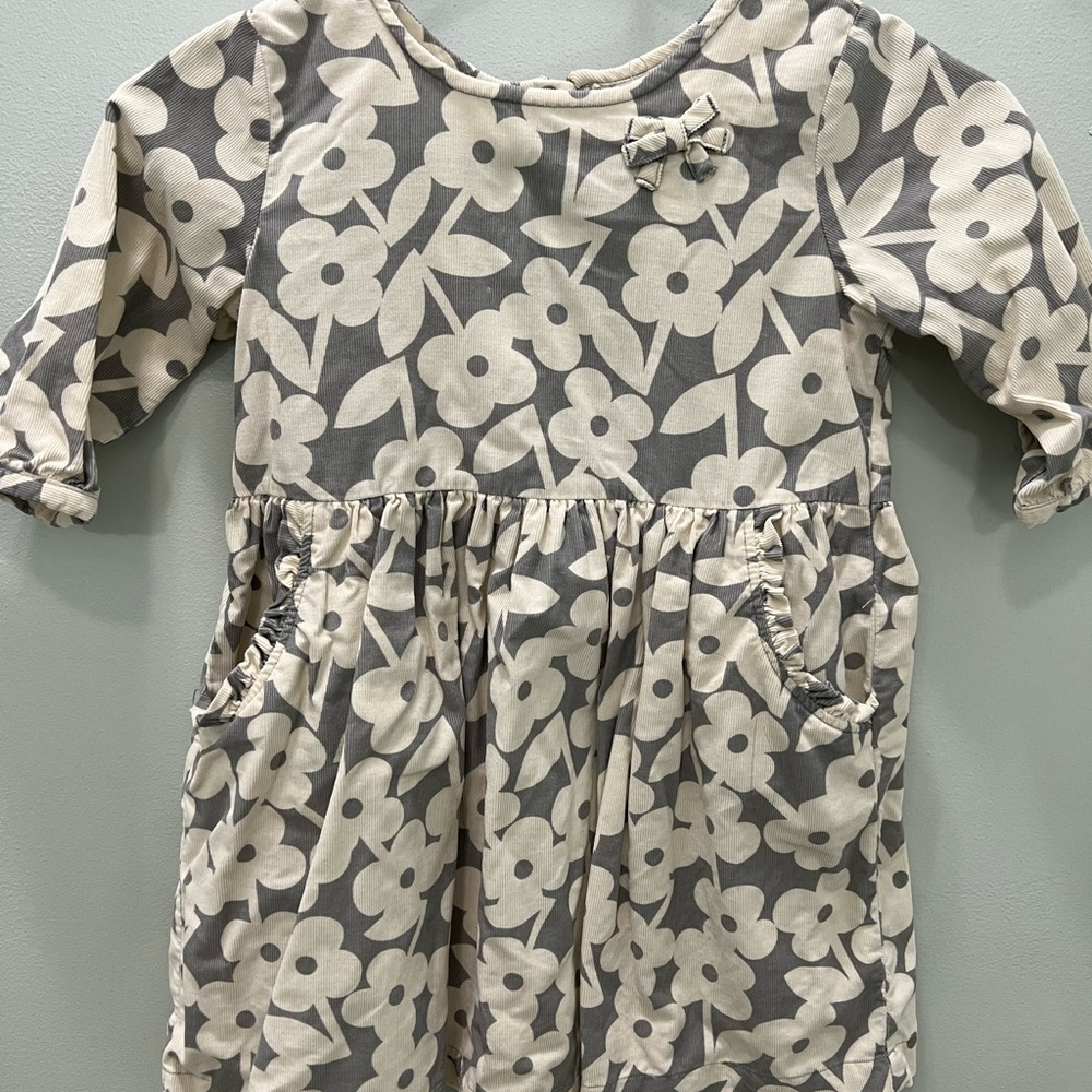 Hanna Anderson (size110) corduroy dress with pockets.